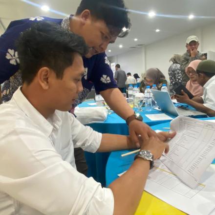 Aparat Desa Tanah Abang Hadiri Lokakarya Forum Komitmen Keluarga SIGAP di Kabupaten Banjar